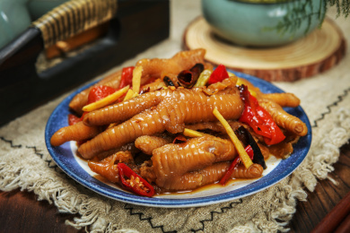 云南美食菜肴胡辣子鸡脚