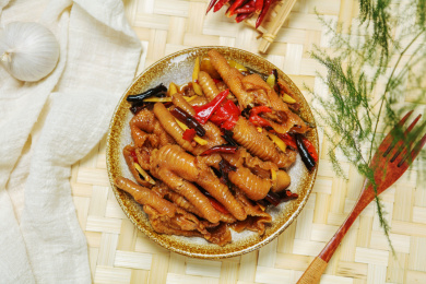 云南美食菜肴胡辣子鸡脚