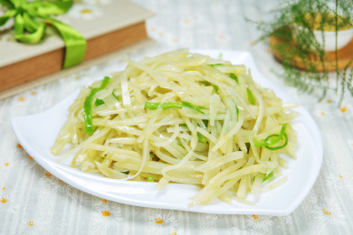 一盘尖椒土豆丝