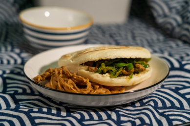 孜然鸡肉夹馍