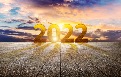 日出道路逆光下2022数字与2021投影