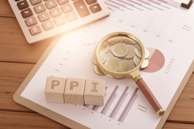 图表上摆放着文字积木PPI