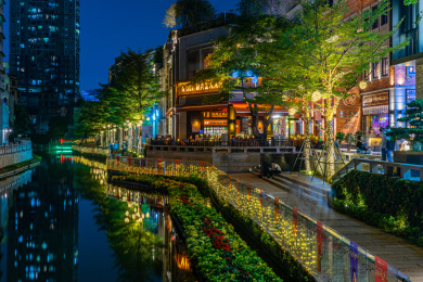 中国广州恩宁路永庆坊旅游区夜景