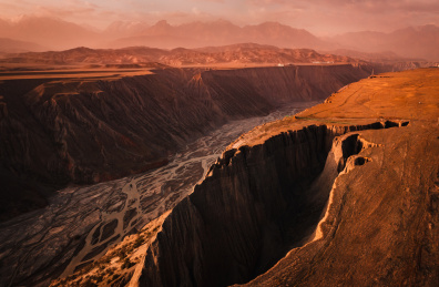 中国新疆塔城安集海大峡谷自然风光全景航拍