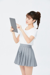 使用Pad的女生形象