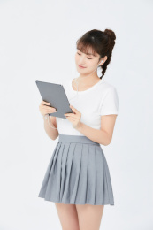 使用Pad的女生形象