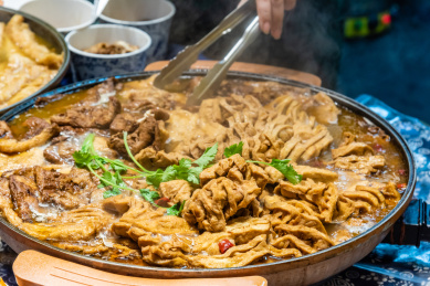 江苏扬州的传统小吃卤煮干豆腐