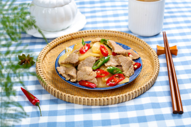 小炒肉片水萝卜