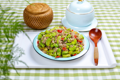 蚕豆炒肉沫