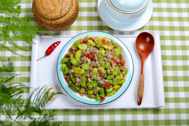 蚕豆炒肉沫