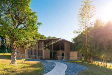 深圳城市公园内的卫生间