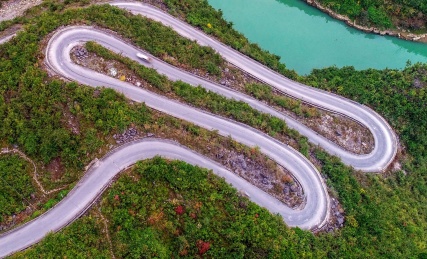 武陵山的畅通路