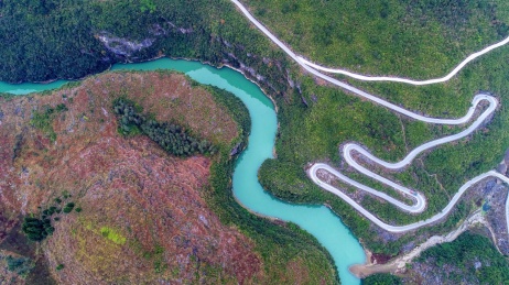 武陵山的畅通路