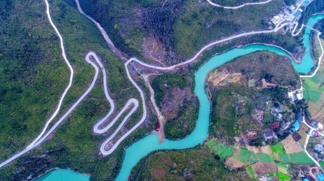 武陵山的畅通路