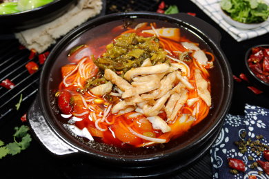 砂锅酸菜肉丝米线