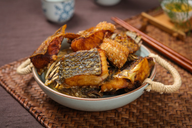 家常美食菜肴油煎罗非鱼