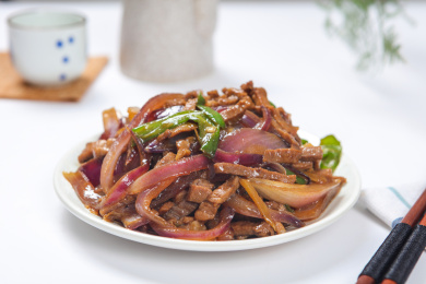 农家菜肴美食炒洋葱