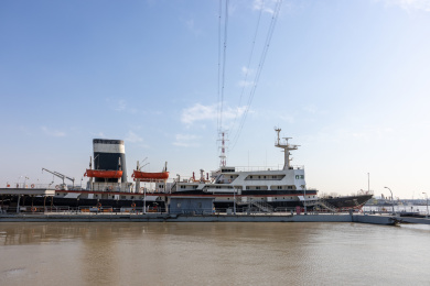 上海吴淞长江入海口风光