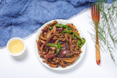 中国美食菜肴葱爆肉丝
