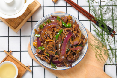 冬天预防感冒食疗美食洋葱炒肉