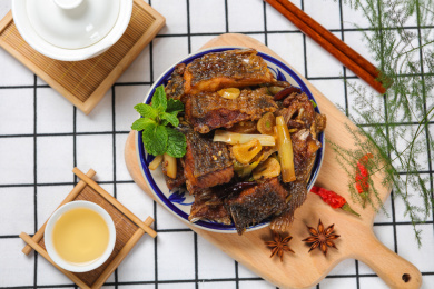 云南风味美食红烧罗非鱼