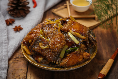 云南风味美食红烧罗非鱼