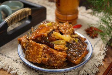 云南风味美食红烧罗非鱼