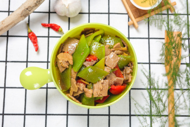 家常菜美食肉片小炒莴笋