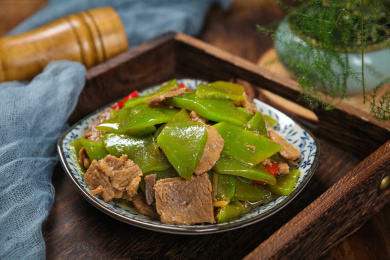 家常美食菜肴莴笋炒肉片