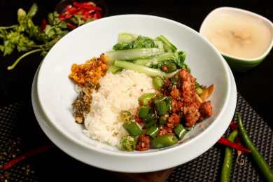 辣椒炒肉盖饭