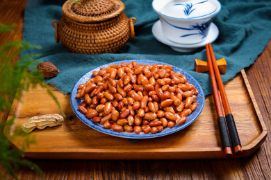 酥香美味下酒菜油炸花生米