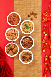 红色背景上的农家蒸碗扣碗关中八大碗