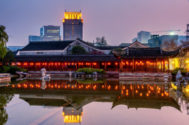 中国浙江宁波天一阁广场夜景风光