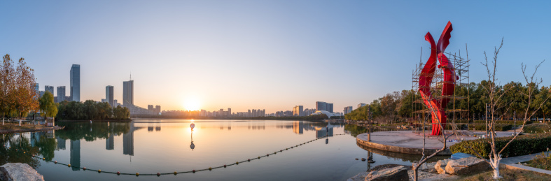安徽合肥政务区CBD天鹅湖环湖景观风光