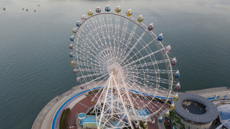 中国山东青岛海上嘉年华琴岛之眼摩天轮