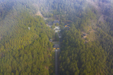 中国浙江杭州市建德古刹龙泉寺航拍