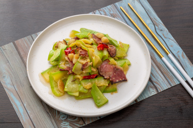腊肉炒笋瓜