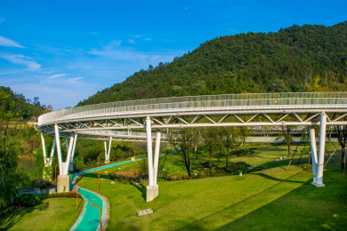 中国浙江杭州临安区青山国家森林公园湖绿道