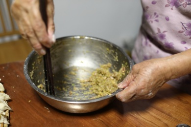包饺子擀皮