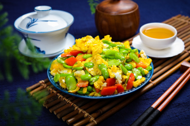 农家菜美食小炒鸡蛋蚕豆米