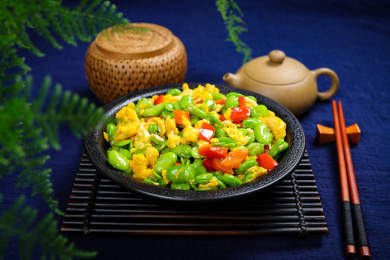 农家菜美食小炒鸡蛋蚕豆米
