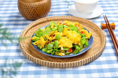 营养美味家常菜蚕豆米炒蛋