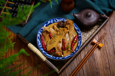中餐菜肴美食黄焖咸鸭翅
