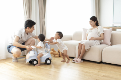 年轻家庭即将迎来三胎宝宝