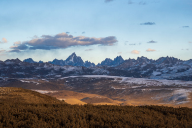 中国四川甘孜鱼子西日落