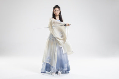 潇洒的年轻女剑客 古代文明