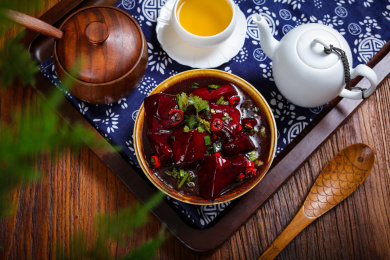 特色滇菜杀猪饭菜肴生拌猪血