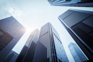 城市金融区摩天大楼外立面和建筑局部景观
