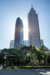 城市金融区摩天大楼外立面和建筑局部景观