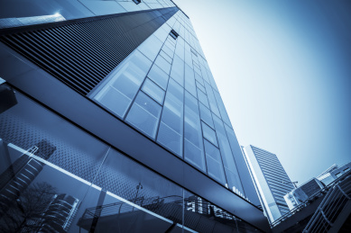 城市金融区摩天大楼外立面和建筑局部景观